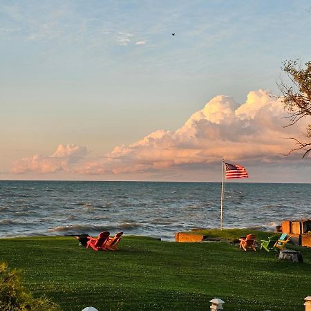 Seaside Lake-Front Cottage Madison Bagian luar foto