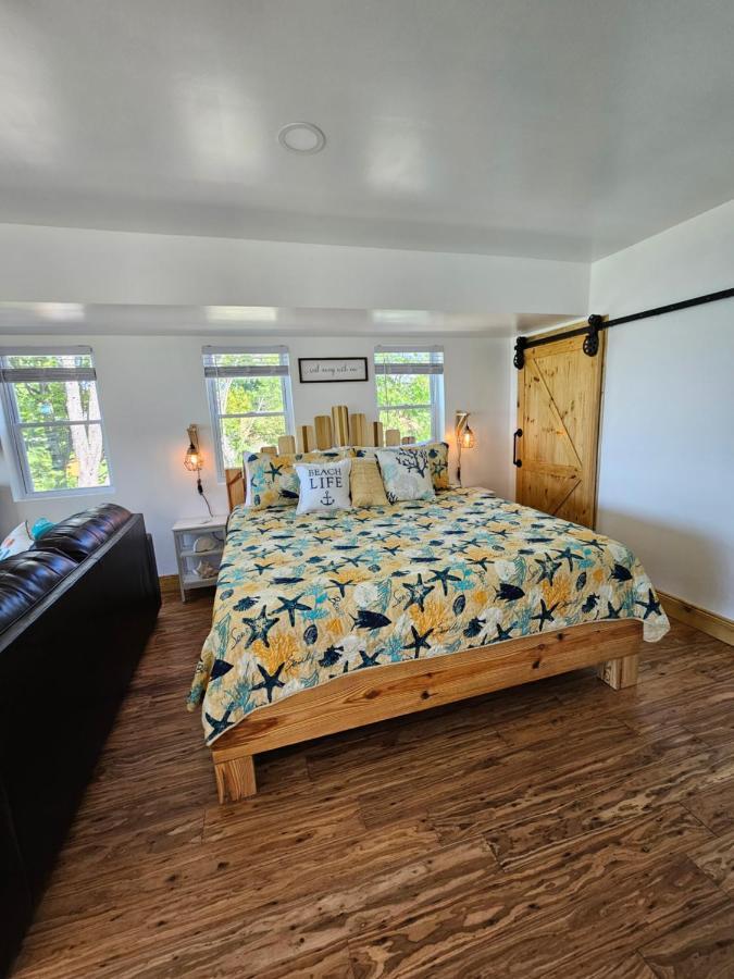 Seaside Lake-Front Cottage Madison Bagian luar foto