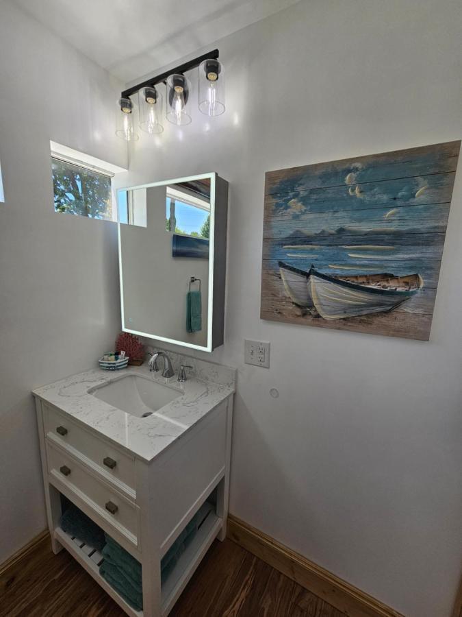 Seaside Lake-Front Cottage Madison Bagian luar foto