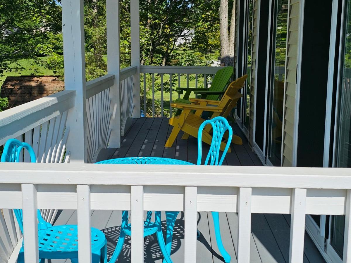 Seaside Lake-Front Cottage Madison Bagian luar foto