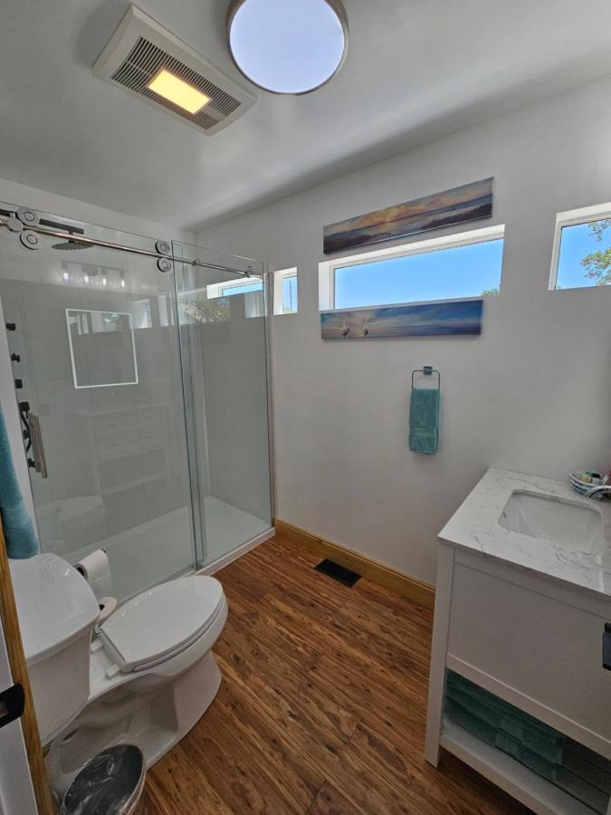 Seaside Lake-Front Cottage Madison Bagian luar foto